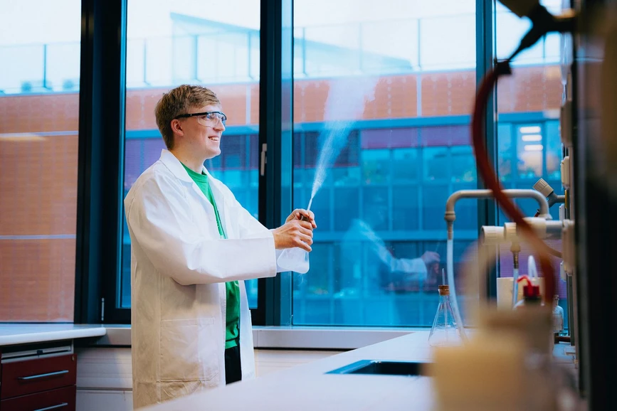 Ústav chemie SCI MUNI: PřF MU laboratoř