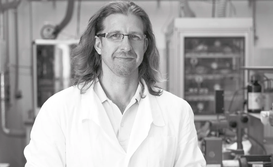 <p>Vysoká škola chemicko-technologická v Praze/Tomáš Princ: DYNAMICKÁ ROVNOVÁHA NA DOSAH? S chemiky z VŠCHT Praha o vědě a rovnosti</p>
