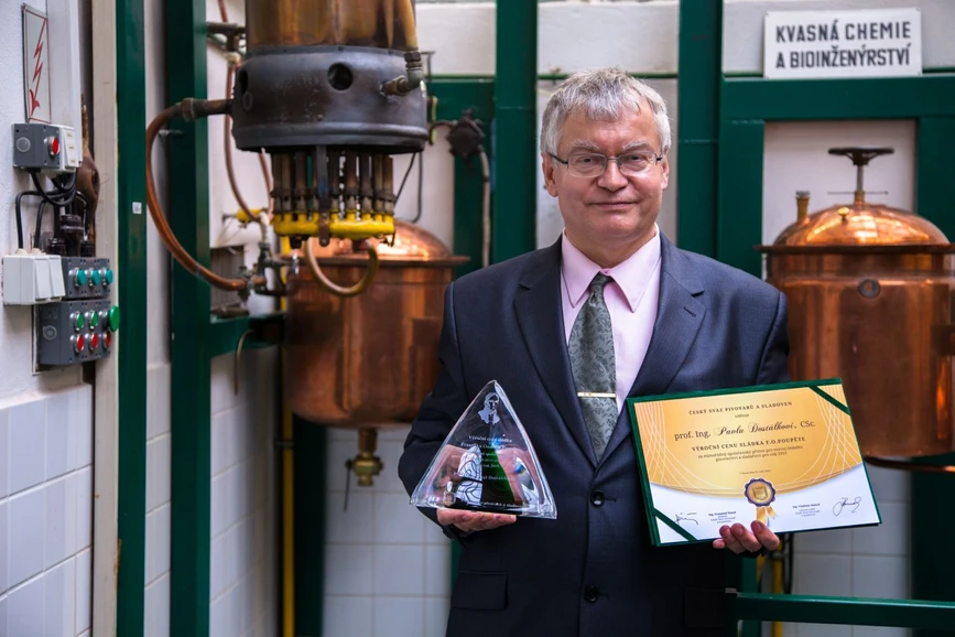 <p>VŠCHT Praha: Nejlepší pivo je to, které si uvařím sám, říká prof. Pavel Dostálek</p>
