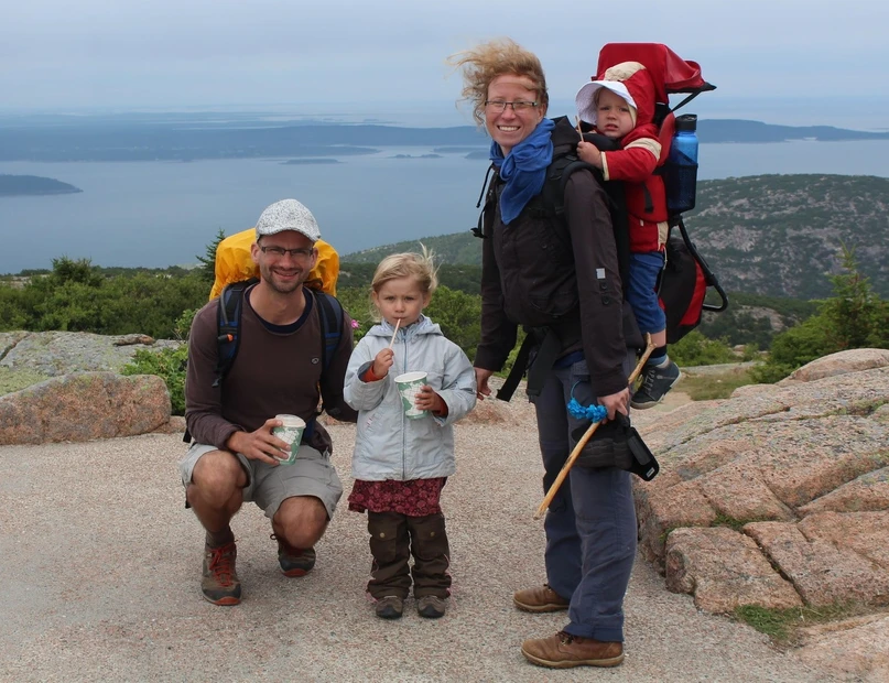 <p>Vědavýzkum.cz/MSCA: Michal Macek s rodinou</p>
