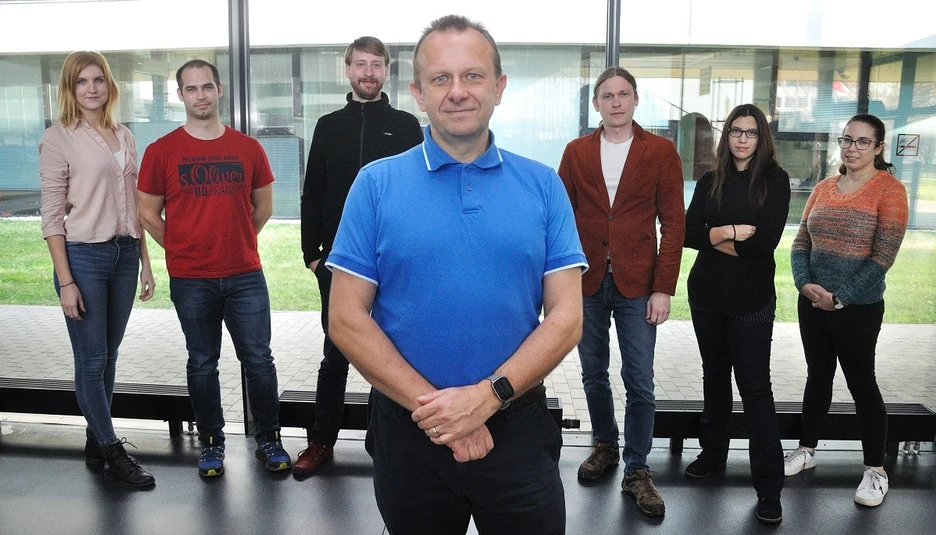 Vědavýzkum.cz: Tým prof. Michala Holčapka na Univerzitě Pardubice