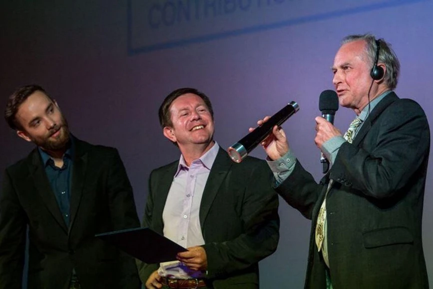 Deník E15: Jakub Ráliš, Jaroslav Miller a Richard Dawkins