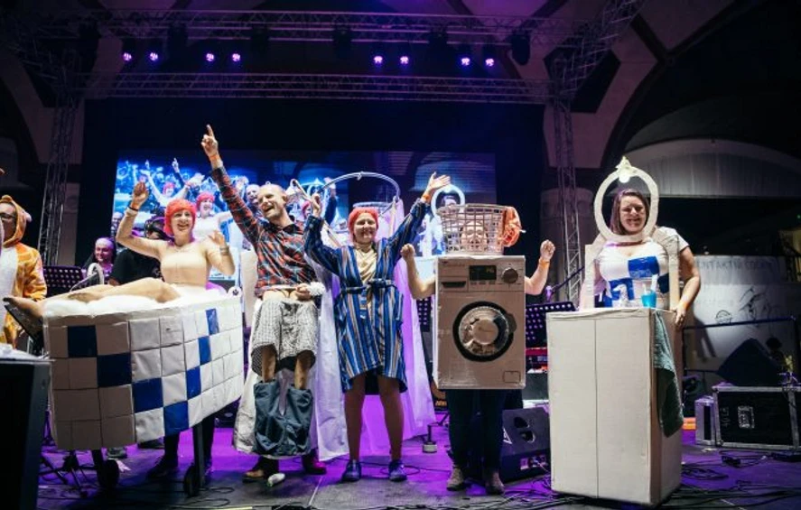 4 Students: Kachekran