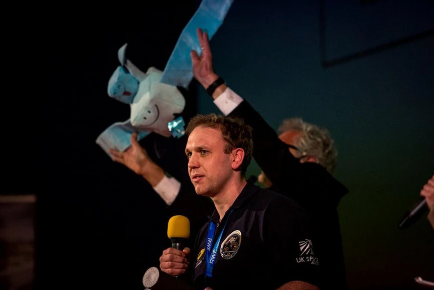 Deník E15: James Carpenter